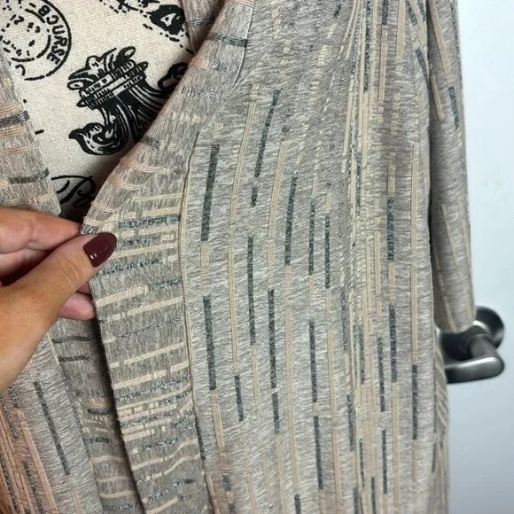 LAURA PLUS Matching Tunic Tank and Cardigan Set - Picture 4 of 11